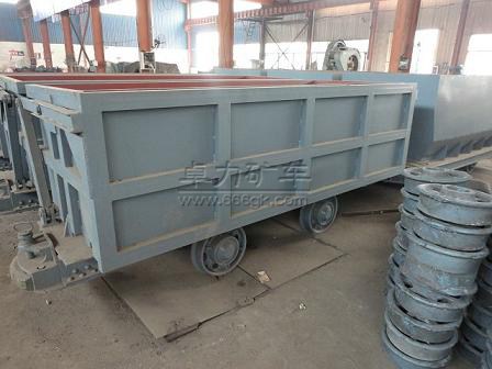 KC單側(cè)曲軌側(cè)卸式礦車 KC單側(cè)曲軌側(cè)卸式礦車